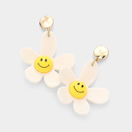 Hammered Metal Disc Resin Smile Flower Link Dangle Earrings