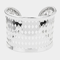 Metal Cut Out Detailed Split Cuff Bracelet