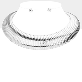 Wide Ribbed Metal Choker Necklace