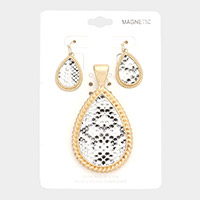 Snake Patterned Faux Leather Teardrop Magnetic Pendant Set