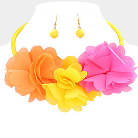 Triple Mesh Fabric Flower Necklace