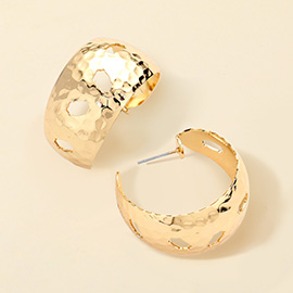 Cut Out Detailed Metal Hoop Earrings