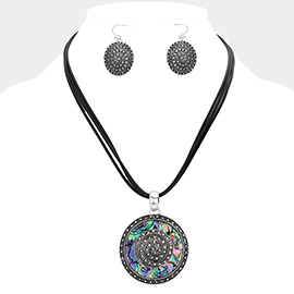 Swirl Metal Detailed Abalone Round Pendant Necklace