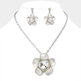 Glass Stone Pointed Colored Metal Flower Pendant Necklace