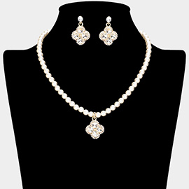 Stone Embellished Quatrefoil Pendant Pointed Pearl Necklace