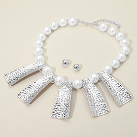 Hammered Metal Bar Chunky Pearl Beaded Statement Necklace
