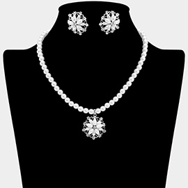 Pearl Flower Rhinestone Pendant Necklace