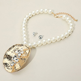 Glass Stone Embellished Hammered Metal Abstract Plate Pendant Accent Chunky Pearl Necklace