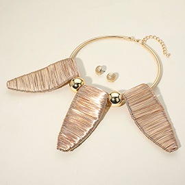 Oversized Metal Wire Wrapped Geometric Statement Necklace