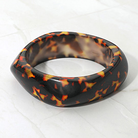 Bold Tortoise Pattern Resin Bangle Bracelet
