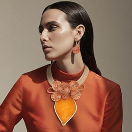 Bold Leaf Wire Spiral Embellished Pendant Accent Mesh Collar Statement Necklace