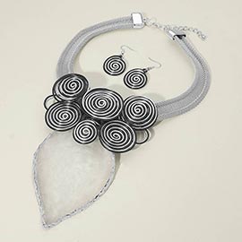 Bold Leaf Wire Spiral Embellished Pendant Accent Mesh Collar Statement Necklace