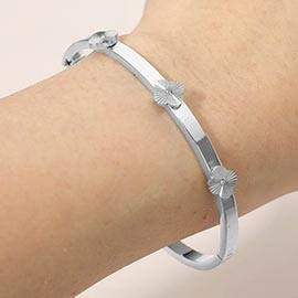 Stainless Steel CZ Center Quatrefoil Station Hinged Bangle Bracelet